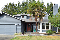 A GARDEN WEDDING RECEPTION